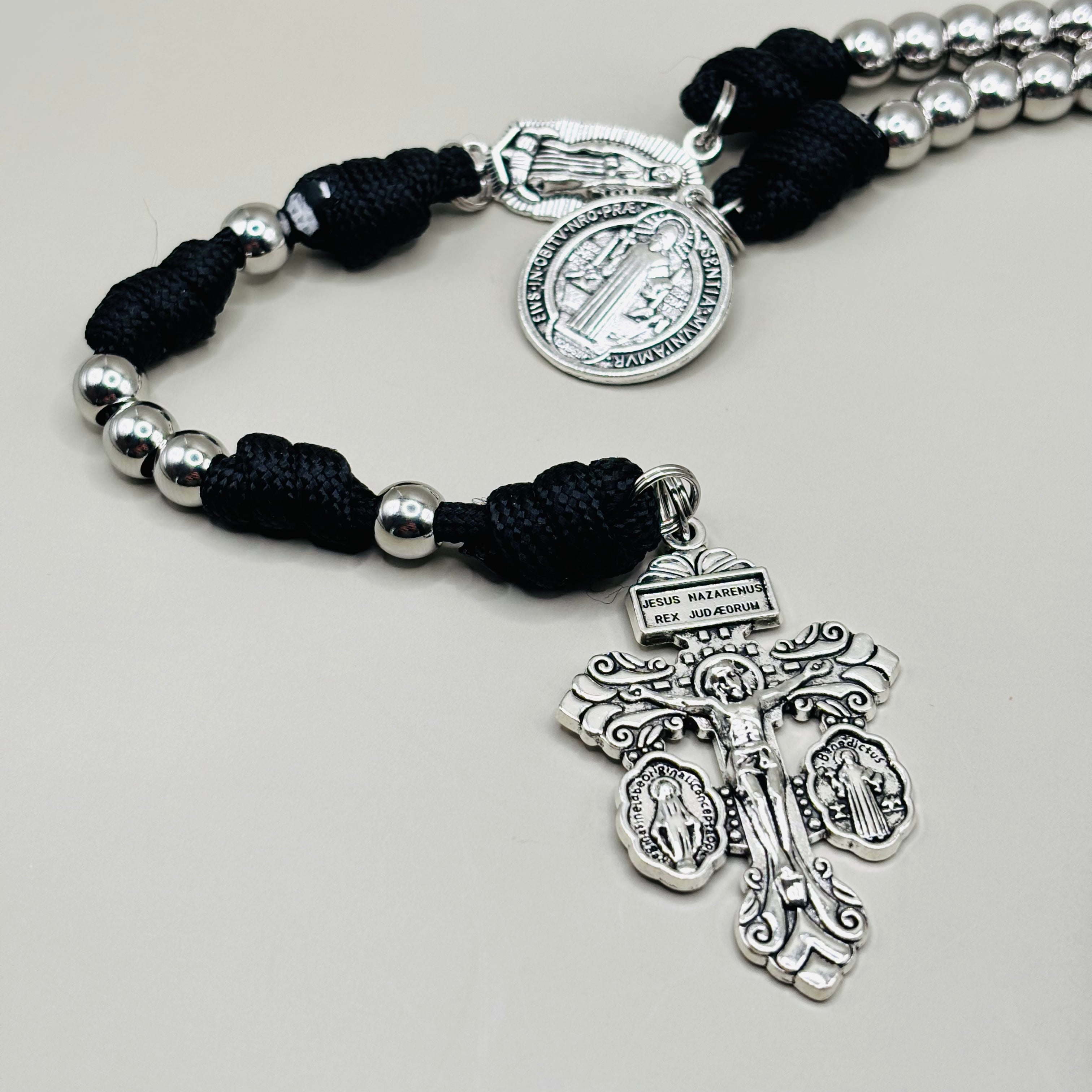 Rozenkrans “Noctis” - Licht in de Duisternis