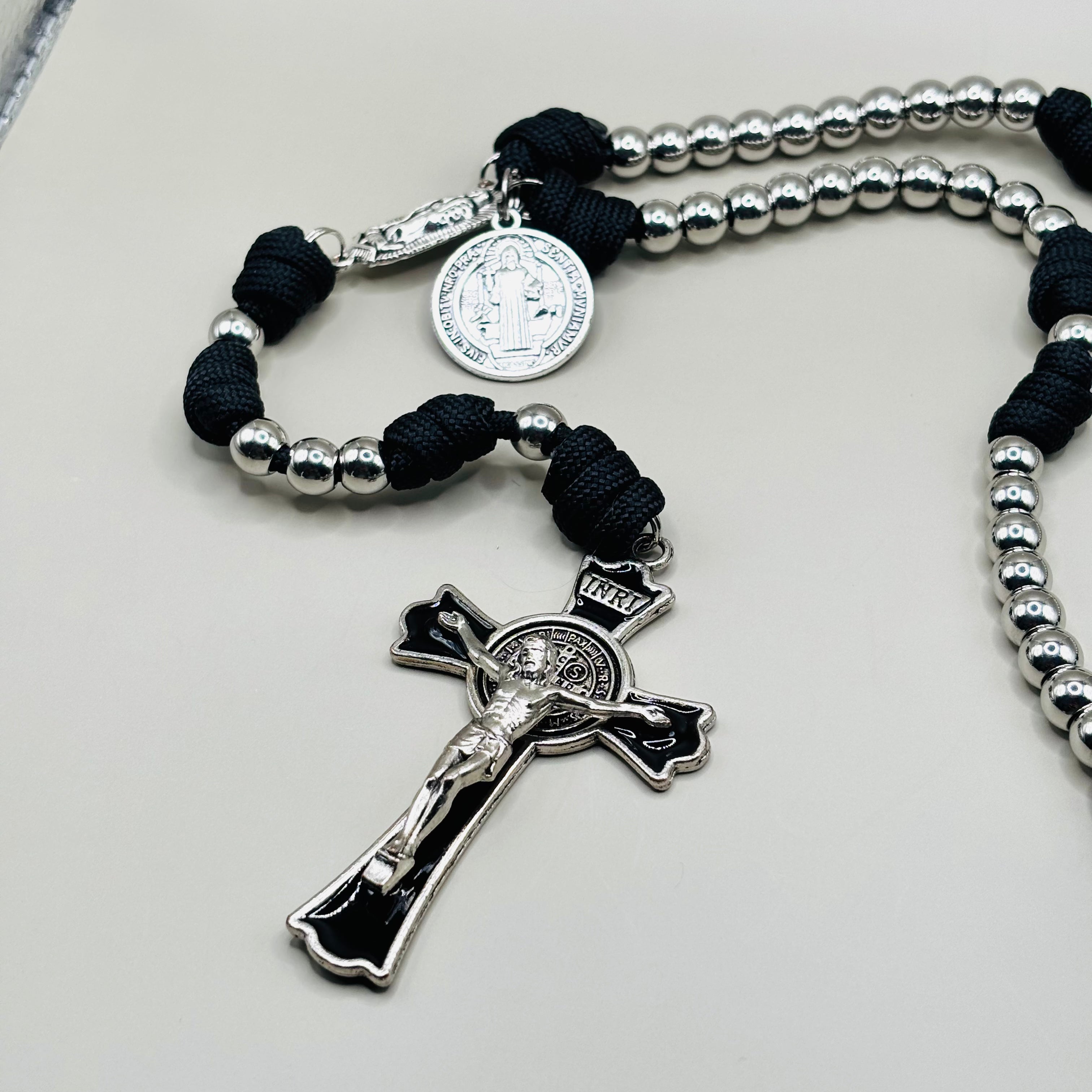 Rozenkrans “Obscura” – Geloof dat Standhoudt