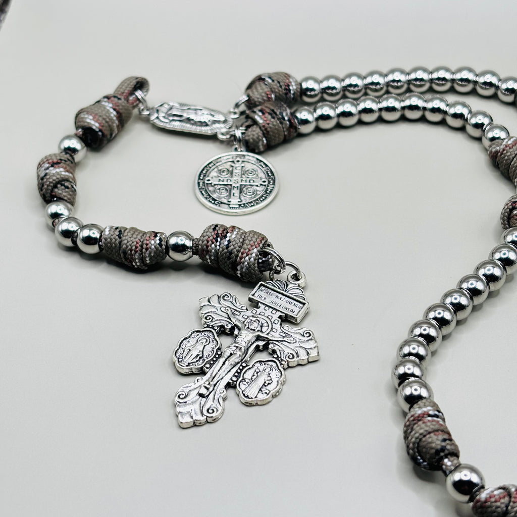 Rozenkrans kopen met paracord en metalen kraal